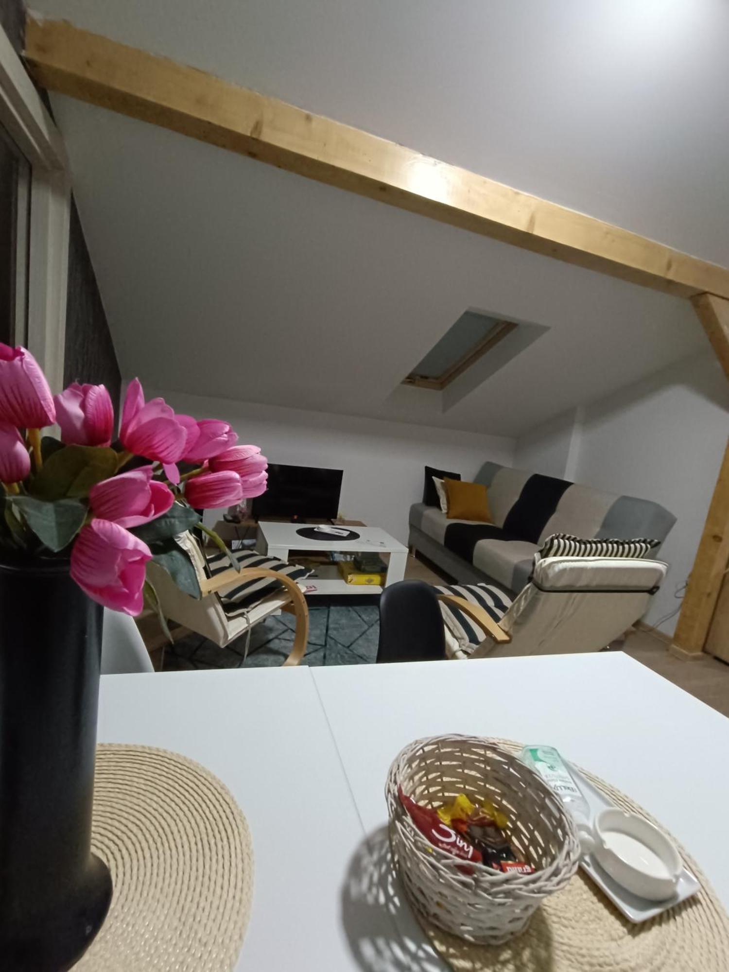 Apartmani S - Dsn Кралево Номер фото